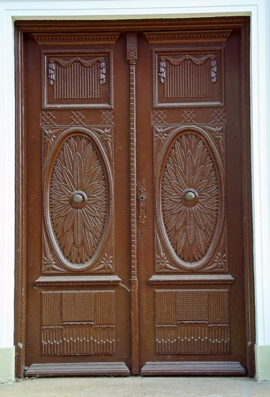 Drzwi pałacu w Kadynach