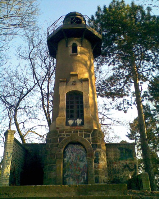 Wieża w Parku Modrzewie