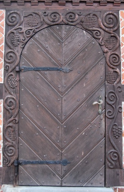 Drzwi do 
Kościół  Bł. Doroty – w Elbląg, ul. Rawska 16 a