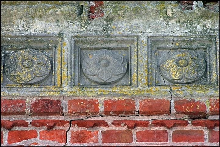 Fragment muru w Domu Modlitewnym Mannonitów Miejscowość Jezioro Dom z około 1700r