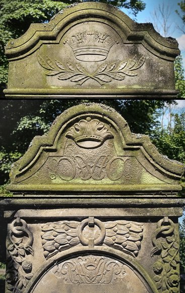 Trzy fragmenty płyt nagrobnych z cmentarza mennonickiego w miejscowości Szaleniec. (Listopad 2010)