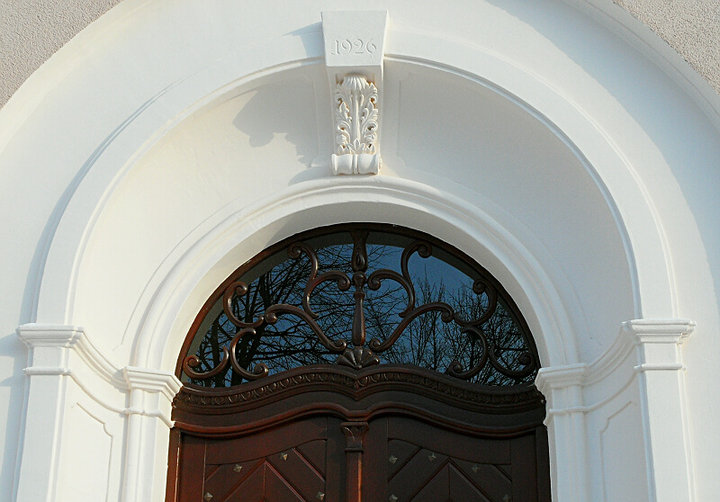 Fragment drzwi na ul.Żeromskiego. (Marzec 2011)