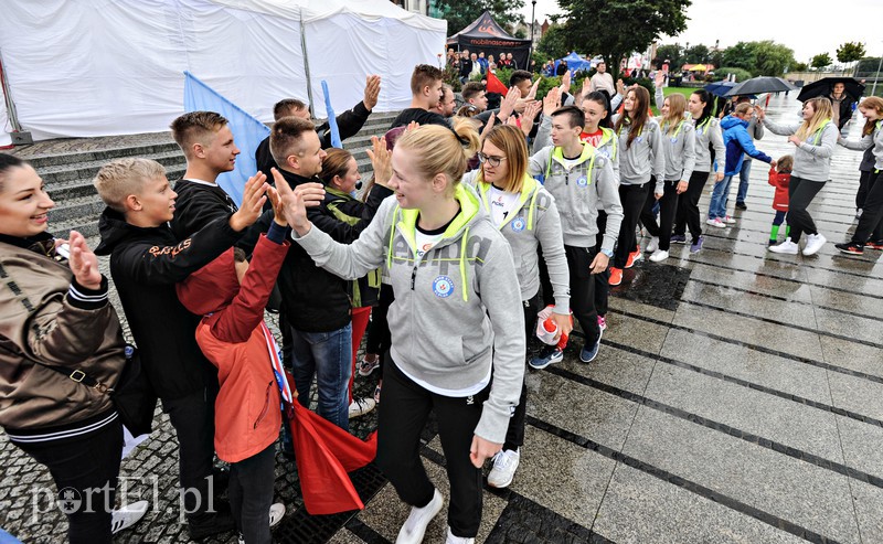 Elbląg, Deszczowa prezentacja Kram Startu