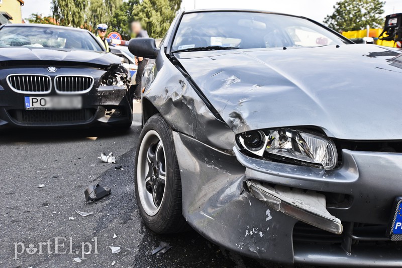 Elbląg, Zderzenie bmw i mazdy na Malborskiej Elbląg, Zderzenie bmw i mazdy na Malborskiej