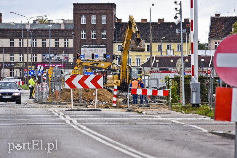 Elbląg, Problemy wykonawcy wiaduktu na Zatorze