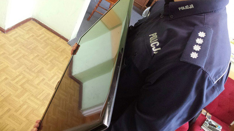 Elbląg, Napadł na kolegę i ukradł mu z mieszkania telewizor
