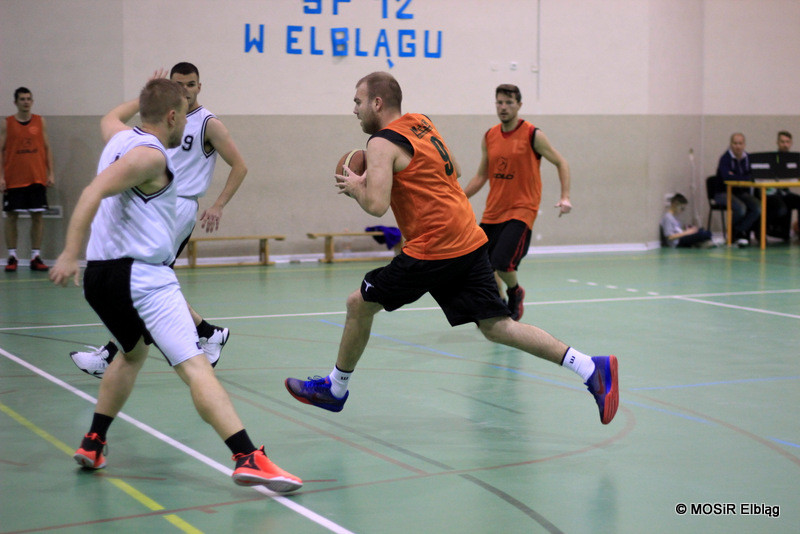 Elbląg, Ostatni dzwonek by zagrać z MOSiR-em