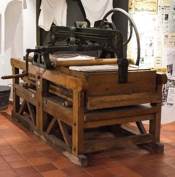 Elbląg, Magiel wyprodukowany został w berlińskiej Drehrollen Fabrik braci Muller