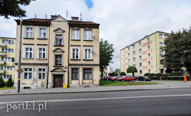 Elbląg, Mieszkańcy nie mają dojazdu do tego budynku