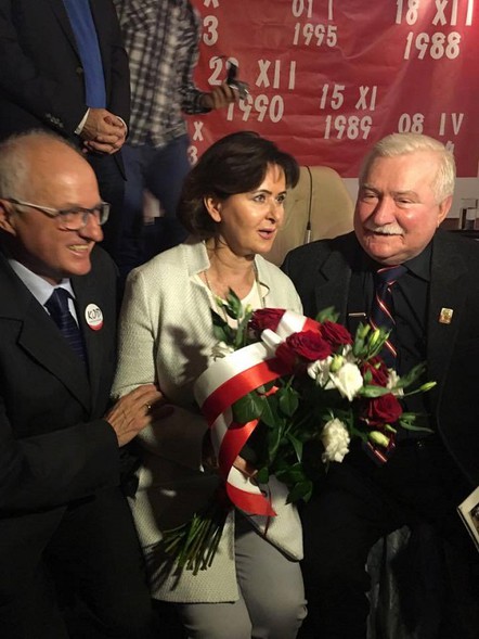 Elbląg, Uczczą 74. rocznicę urodzin Lecha Wałęsy Elbląg, Uczczą 74. rocznicę urodzin Lecha Wałęsy