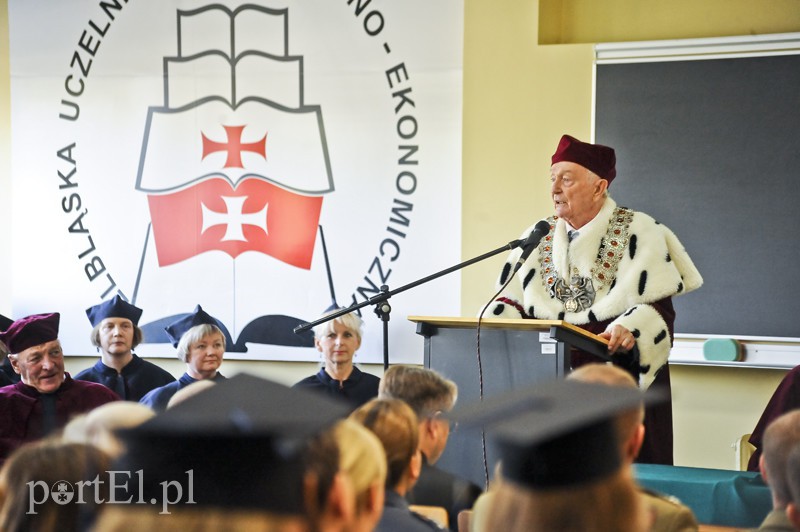 Elbląg, Warto sobie uświadomić, że do dzisiaj dyplom naszej uczelni uzyskało już prawie 12 tys. osób - mówi Zdzisław Dubiella, rektor EUH-E Elbląg, Warto sobie uświadomić, że do dzisiaj dyplom naszej uczelni uzyskało już prawie 12 tys. osób - mówi Zdzisław Dubiella, rektor EUH-E