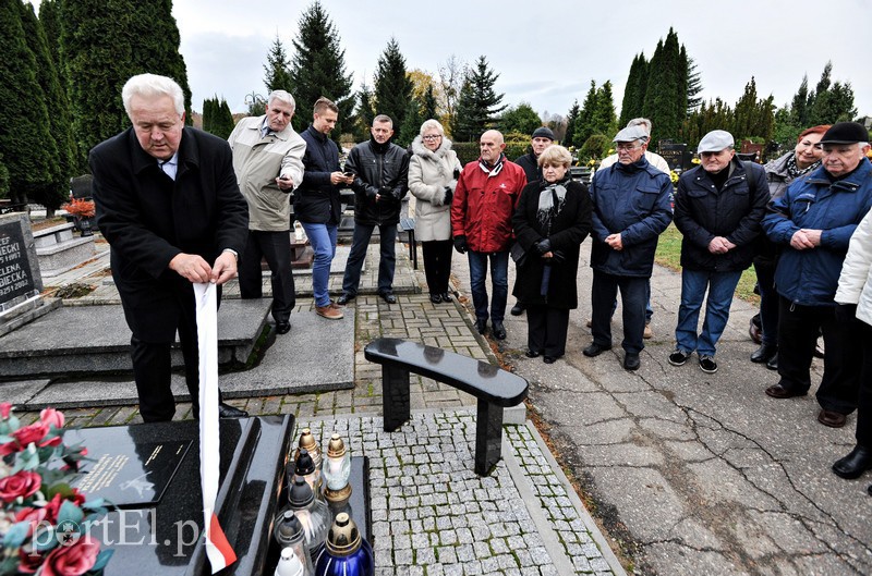 Elbląg, Co roku nestorzy fundują pamiątkową tablicę. W ubiegłym roku dotyczyla ona Mieczysława Pleśniaka Elbląg, Co roku nestorzy fundują pamiątkową tablicę. W ubiegłym roku dotyczyla ona Mieczysława Pleśniaka