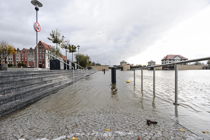 Elbląg, Tak wyglądał bulwar w poniedziałkowy poranek Elbląg, Tak wyglądał bulwar w poniedziałkowy poranek