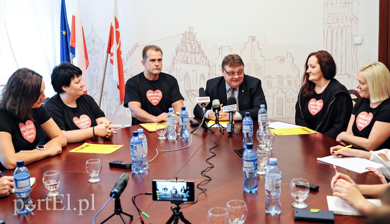 Elbląg, Dziś na konferencji prasowej prezydent Witold Wróblewski zaprezentował szefa sztabu WOŚP w Elblągu Elbląg, Dziś na konferencji prasowej prezydent Witold Wróblewski zaprezentował szefa sztabu WOŚP w Elblągu