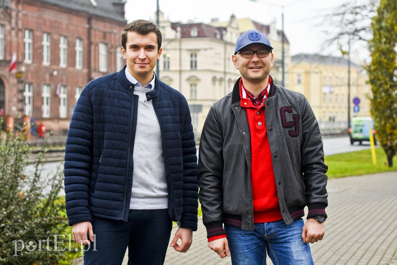 Elbląg, Adam Budzyński (po lewej) i Bartłomiej Sitek chcą po prostu pomagać i zachęcają do tego innych