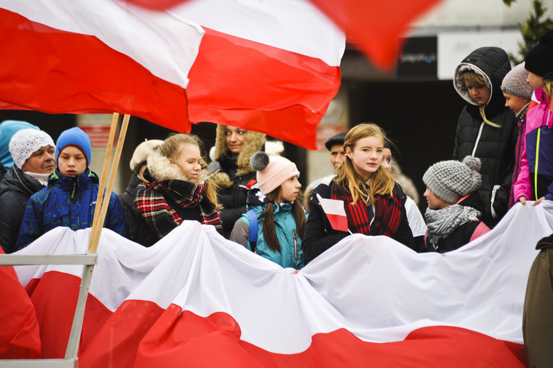 Elbląg, Marsz niepodległości z 50-metrową biało-czerwoną flagą