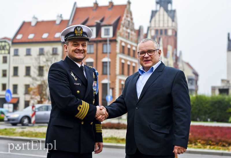 Elbląg, Na zdj. kpt. nawig. Dariusz Demski i Grzegorz Wołoszczak