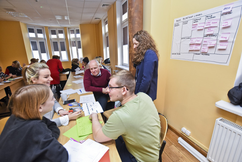 Elbląg, W warsztatach wzięli udział uczniowie szkół średnich, studenci i osoby, które chcą zacząć działalność gospodarczą Elbląg, W warsztatach wzięli udział uczniowie szkół średnich, studenci i osoby, które chcą zacząć działalność gospodarczą