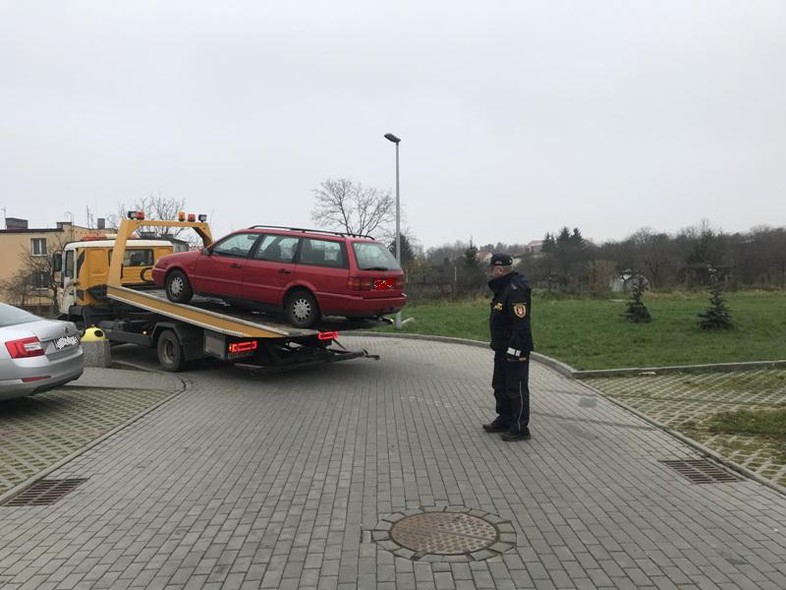 Elbląg, Strażnicy usuwają wraki Elbląg, Strażnicy usuwają wraki