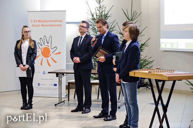 Elbląg, Jednym z laureatów jest Bogusław Tołwiński (z mikrofonem w ręku), Elbląg, Jednym z laureatów jest Bogusław Tołwiński (z mikrofonem w ręku),