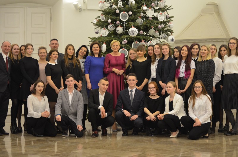 Elbląg, Uczniowie Liceum Plastycznego spotkali się z panią prezydentową Agatą Kornhauser-Dudą Elbląg, Uczniowie Liceum Plastycznego spotkali się z panią prezydentową Agatą Kornhauser-Dudą