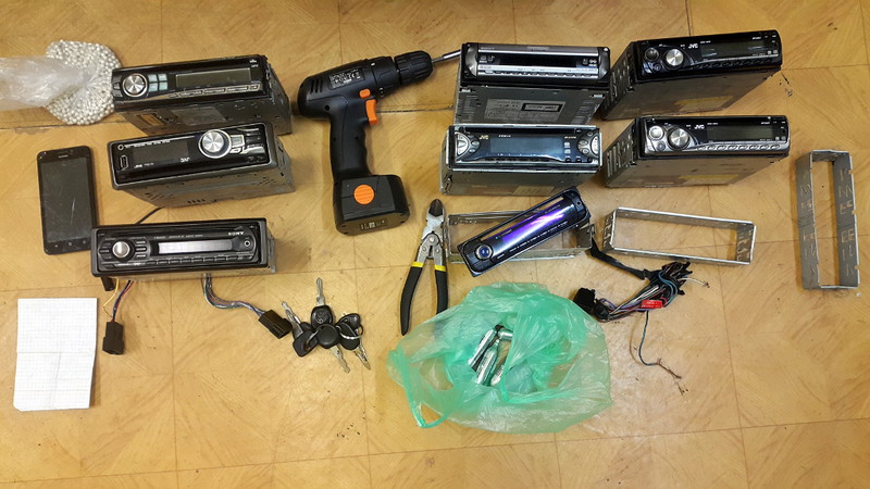 Elbląg, Radioodtwarzacze i narzędzia odzyskane przez policjantów
