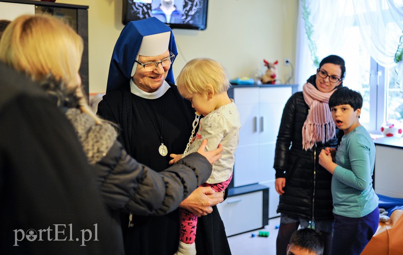 Elbląg, Dziś wolontariusze przyjechali z prezentami do małych podopiecznych sióstr jadwiżanek