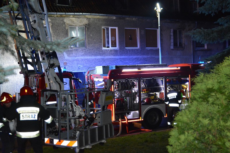 Elbląg, Pożar na Kasprzaka, w mieszkaniu odkryto zwłoki