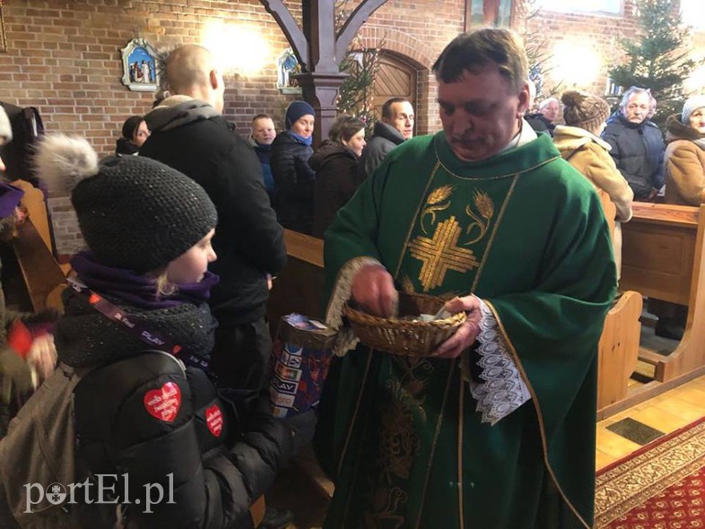 Elbląg, Ksiądz Kazimierz Klaban przekazał datki z tacy na rzecz WOŚP Elbląg, Ksiądz Kazimierz Klaban przekazał datki z tacy na rzecz WOŚP