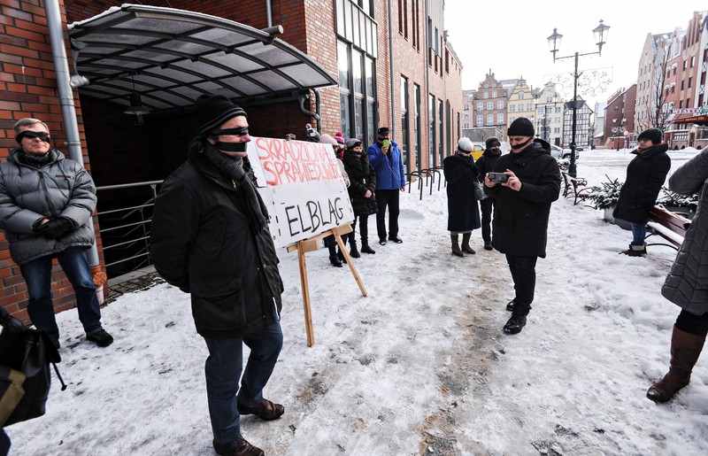 Elbląg, Protestowali w milczeniu