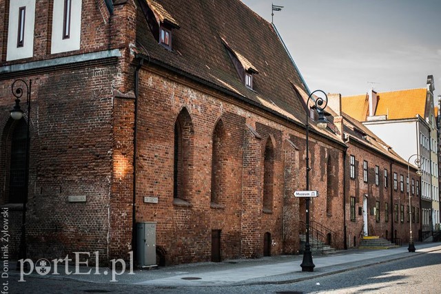 Elbląg, Bibliotekę czeka remont, stare mury będą jak nowe Elbląg, Bibliotekę czeka remont, stare mury będą jak nowe