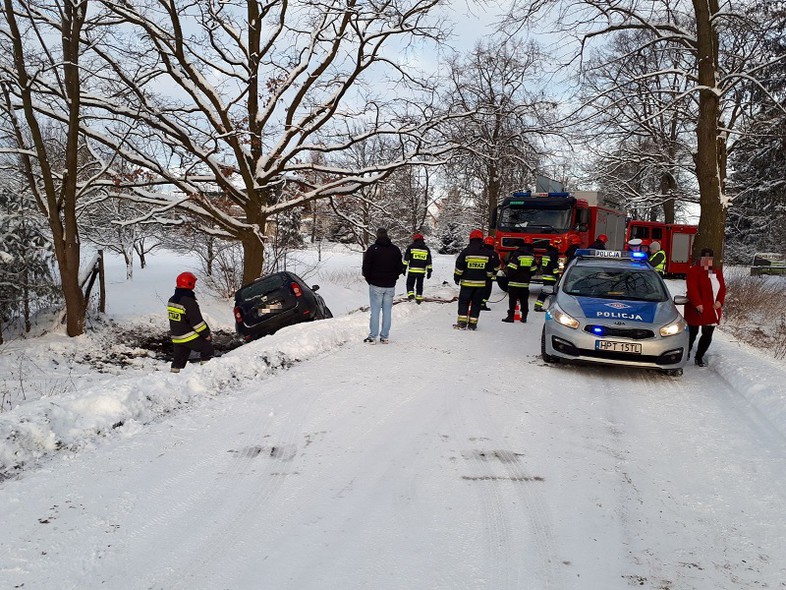 Elbląg, Ślisko na drogach, noga z gazu Elbląg, Ślisko na drogach, noga z gazu
