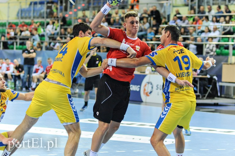 Elbląg, Wysoka porażka Meblarzy z mistrzami (piłka ręczna)