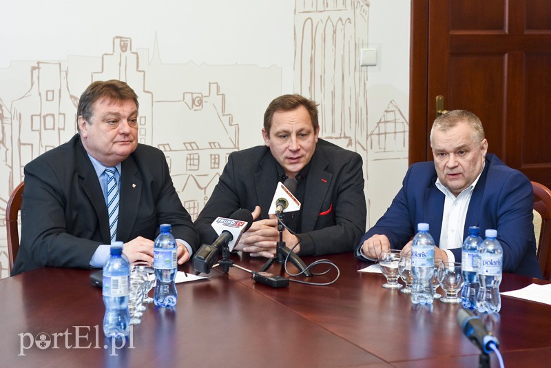 Elbląg, O organizacji obchodów Narodowego Dnia Żołnierzy Wyklętych opowiadali na konferencji prasowej: Witold Wróblewski, Jerzy Dudek (w środku) i Grzegorz Wołoszczak Elbląg, O organizacji obchodów Narodowego Dnia Żołnierzy Wyklętych opowiadali na konferencji prasowej: Witold Wróblewski, Jerzy Dudek (w środku) i Grzegorz Wołoszczak