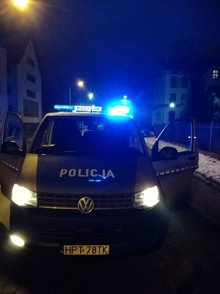 Elbląg, Policjanci udzielili pomocy 85-letniemu mężczyźnie Elbląg, Policjanci udzielili pomocy 85-letniemu mężczyźnie