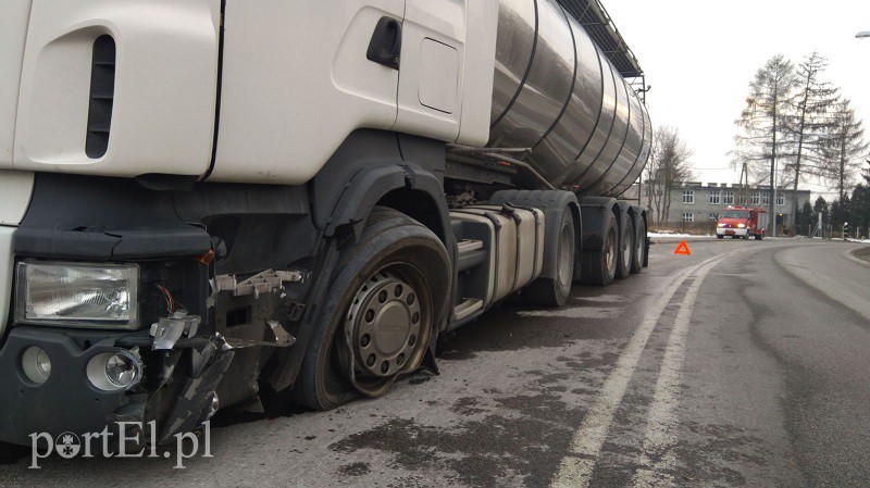 Elbląg, Astra zderzyła się z ciężarówką Elbląg, Astra zderzyła się z ciężarówką