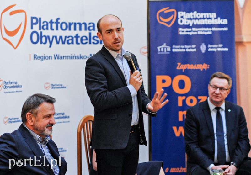 Elbląg, Borys Budka (w środku), po lewej Marek Hok, po prawej Ryszard Wilczyński