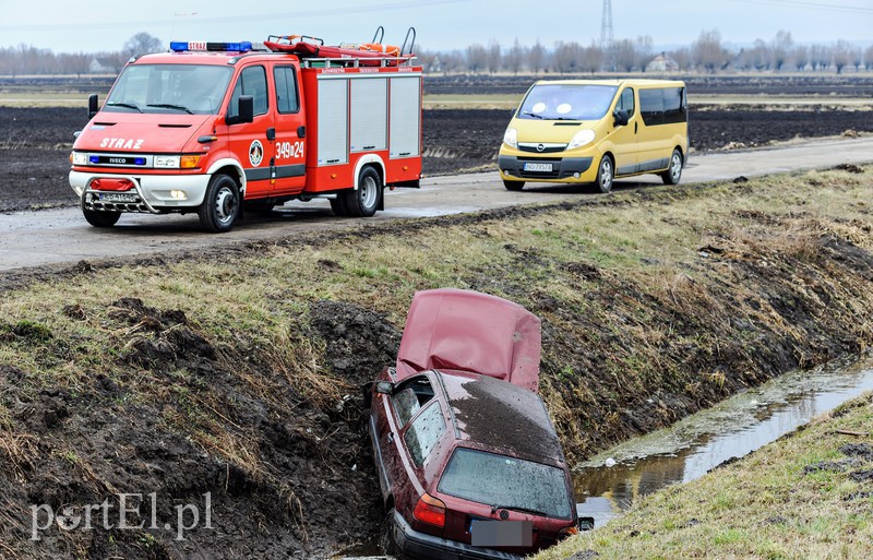Elbląg, Wpadła do rowu, miała dużo szczęścia Elbląg, Wpadła do rowu, miała dużo szczęścia
