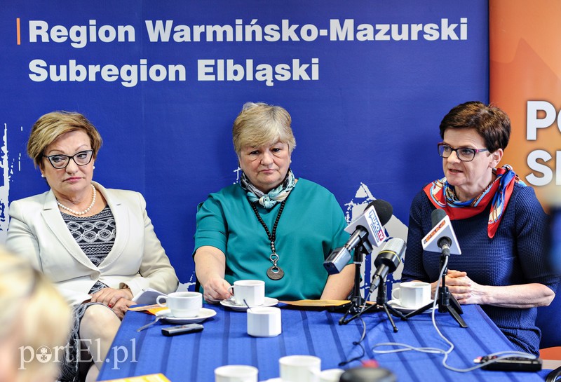 Elbląg, Od lewej: Mirosława Nykiel, Elżbieta Gelert, Krystyna Szumilas