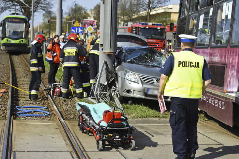 Elbląg, Wjechał toyotą pod tramwaj