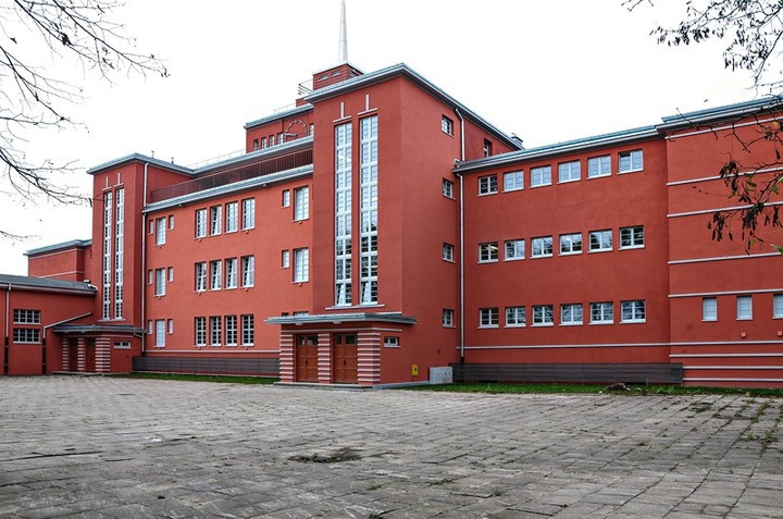 Elbląg, Termomodernizacja szkoły zakończyła się w 2013 r.