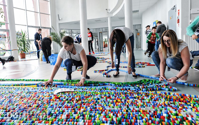 Elbląg, Kilometry nakrętek od uczniów