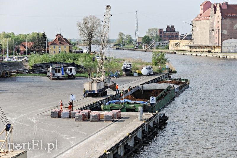 Elbląg, Torf płynie do portu Elbląg, Torf płynie do portu