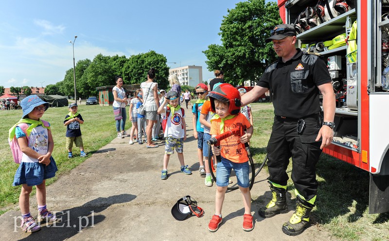 Elbląg, Dzieci chętnie przymierzały sprzęt i wchodziły do specjalistycznych pojazdów