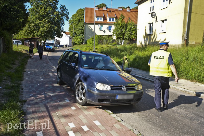 Elbląg, 7-latka wbiegła wprost pod auto