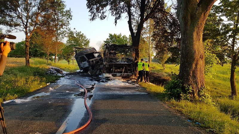 Elbląg, Ciężarówka uderzyła w autobus