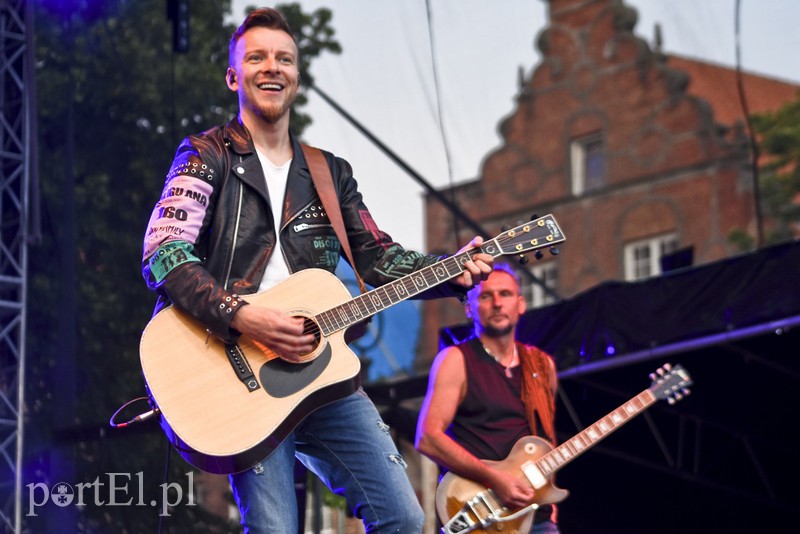Elbląg, Gwiazdami sobotniego festynu były koncert zespołu Feel i Krzysztofa Cugowskiego Elbląg, Gwiazdami sobotniego festynu były koncert zespołu Feel i Krzysztofa Cugowskiego