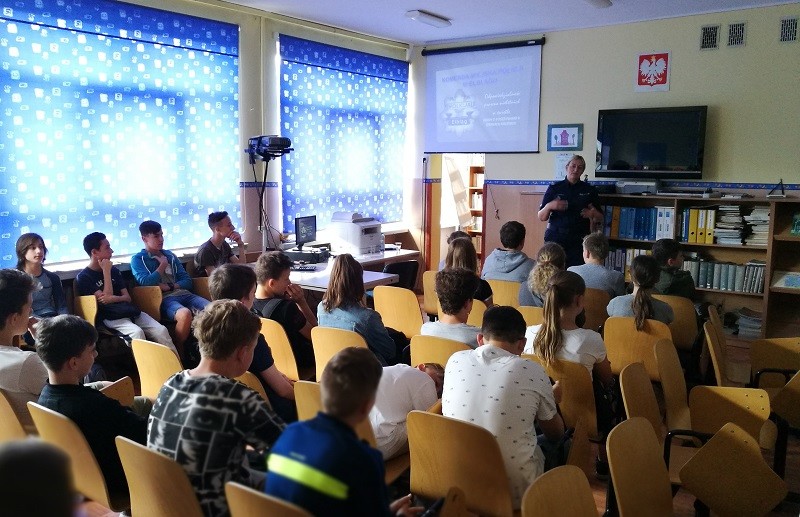 Elbląg, Policjanci edukowali uczniów