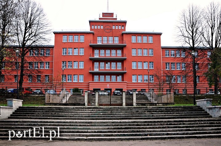 Elbląg, Sportowa Szkoła Podstawowa będzie się mieściła w budynku dawnej Jahnschule, razem z Gimnazjum nr 5
