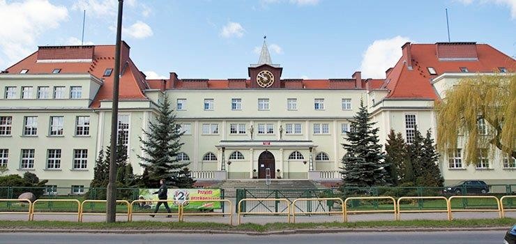 Zespół Szkół Zawodowych nr 1 już nie przy ul. Zamkowej... Zespół Szkół Zawodowych nr 1 już nie przy ul. Zamkowej...